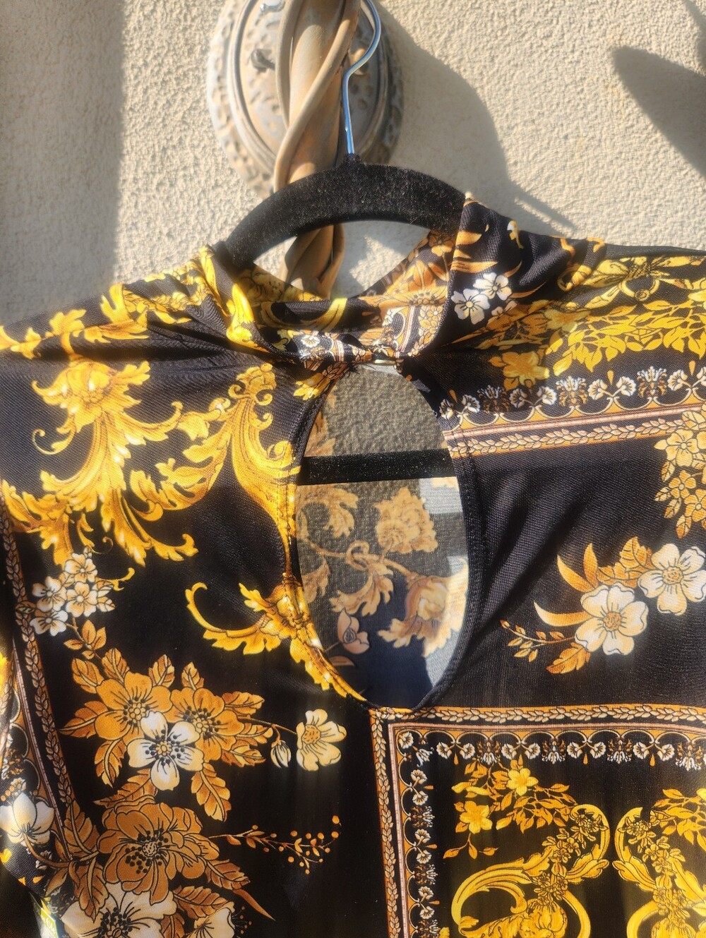 Olive Ole Baroque Print Long Sleeve Mock Neck Bodysuit Black Gold Large - Picture 4 of 5